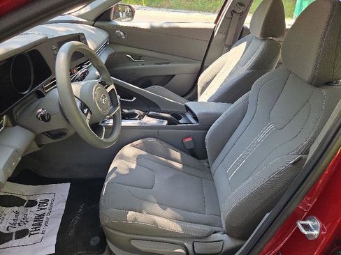 Used 2023 Hyundai Elantra SEL FWD image 7