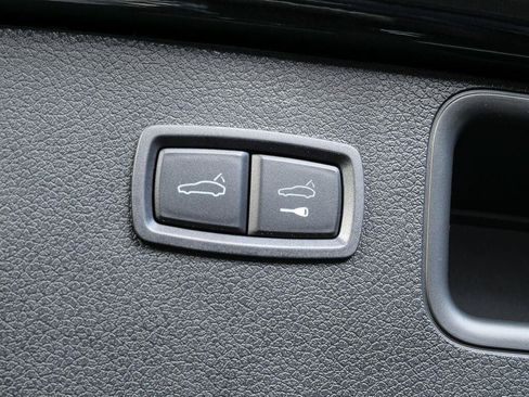 Used 2026 Porsche Macan AWD/4WD image 29