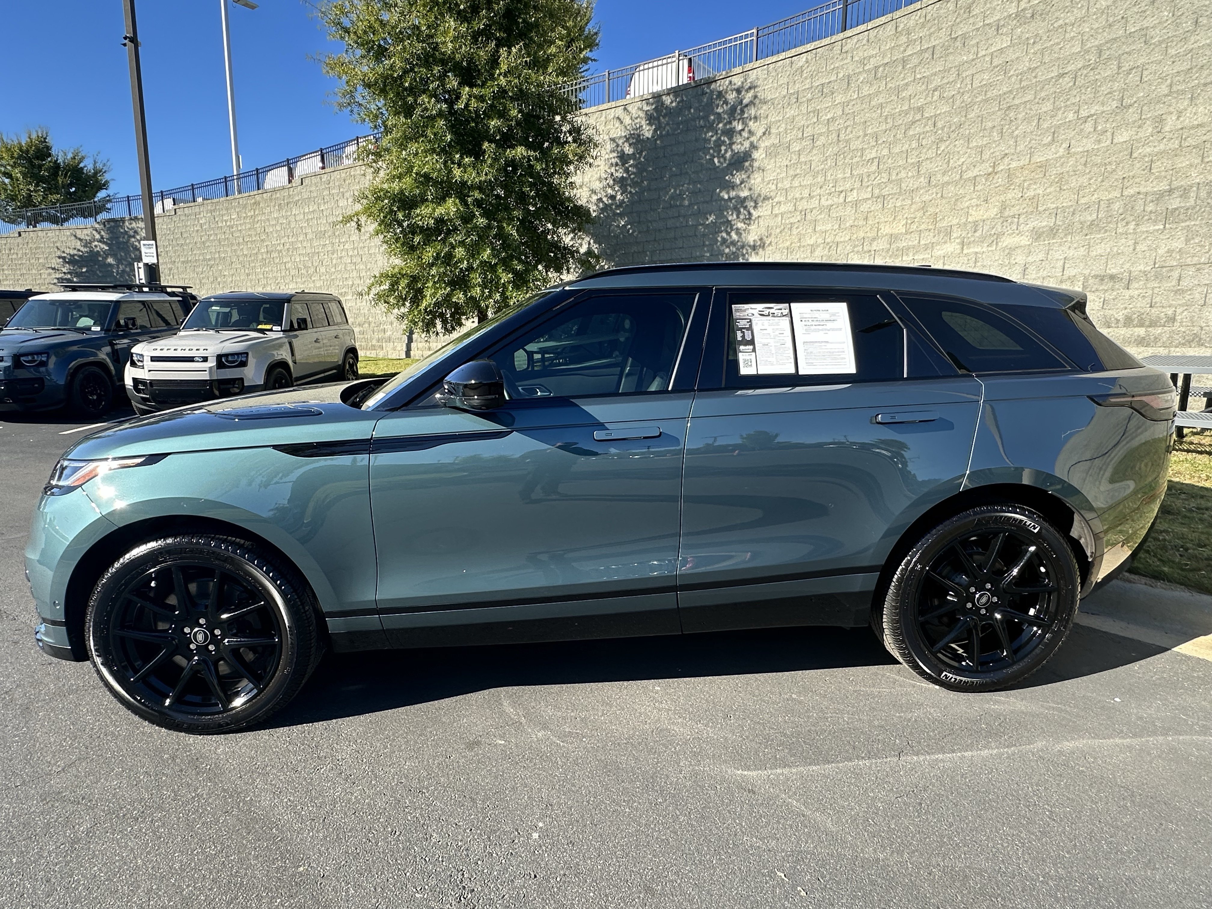 Certified 2026 Land Rover Range Rover Velar Dynamic SE AWD/4WD image 4