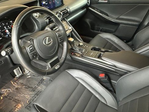 Used 2025 Lexus IS 500 image 10