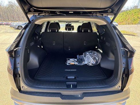 New 2025 Hyundai Tucson SEL image 18