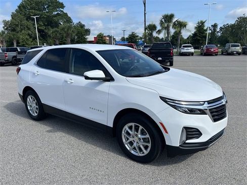 Used 2022 Chevrolet Equinox LT image 2