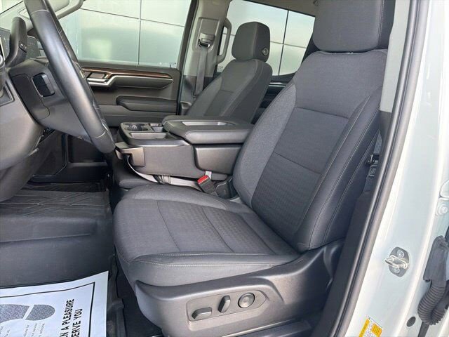 Used 2024 Chevrolet Silverado 1500 LT AWD/4WD image 29
