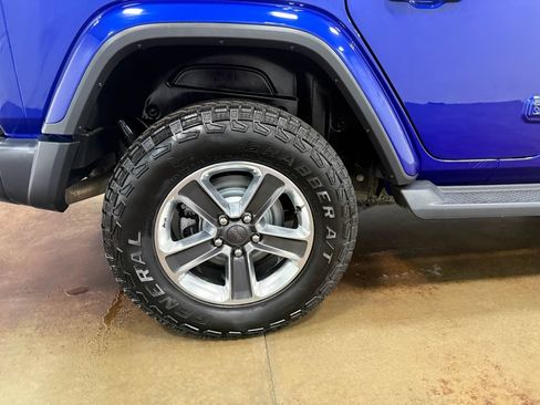 Used 2018 Jeep Wrangler Unlimited Sahara AWD/4WD image 90