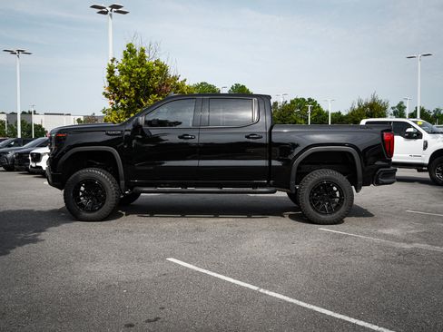 Used 2024 GMC Sierra 1500 Elevation AWD/4WD image 8