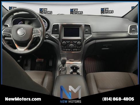 Used 2020 Jeep Grand Cherokee Laredo w/ Security & Convenience Group AWD/4WD image 8