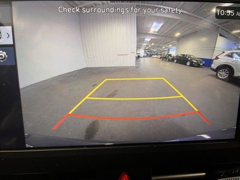 Used 2024 Hyundai Elantra SE image 27