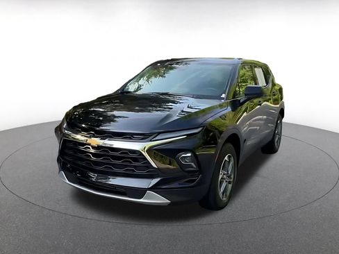 Used 2026 Chevrolet Blazer LT FWD image 6
