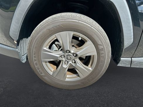 Used 2024 Toyota RAV4 LE AWD/4WD image 10