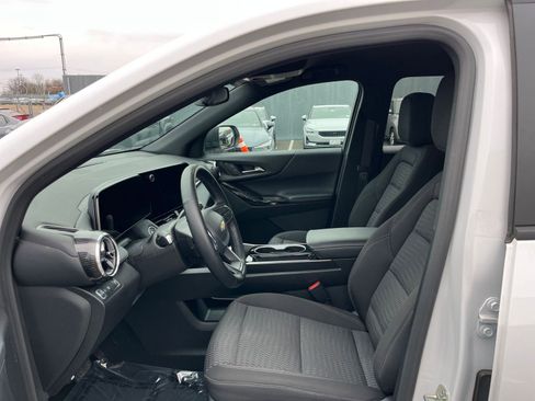 Used 2025 Chevrolet Equinox LT image 26