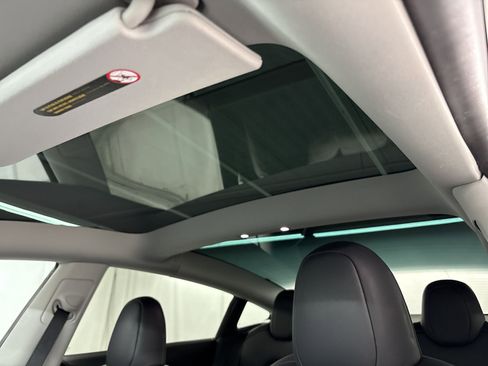 Used 2023 Tesla Model 3 Standard Range image 14