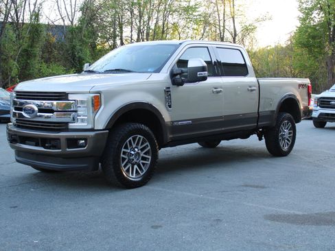 Used 2017 Ford F250 King Ranch w/ King Ranch Ultimate Package AWD/4WD image 3