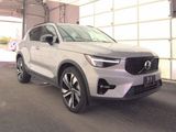Used 2025 Volvo XC40 B5 Plus image 3