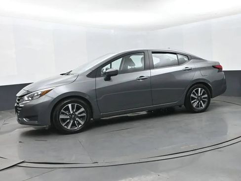 Used 2025 Nissan Versa SV FWD image 5