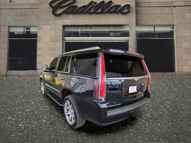 Used 2017 Cadillac Escalade Luxury AWD/4WD image 3
