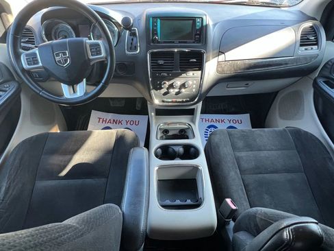 Used 2015 Dodge Grand Caravan SXT w/ Rear Park Assist Package image 16
