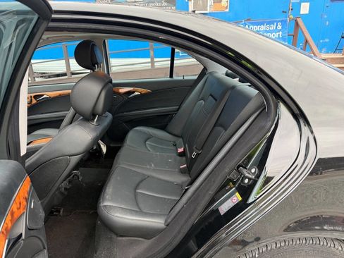 Used 2008 Mercedes-Benz E 350 4MATIC Sedan image 13