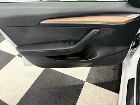 Used 2022 Tesla Model 3 Base image 14