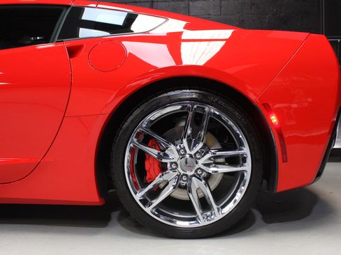 Used 2019 Chevrolet Corvette w/ 2LT w/ 2LT Preferred Equipment Group image 5