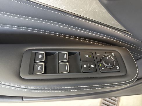 Used 2023 Lexus LS 500h AWD w/ Luxury Package image 18