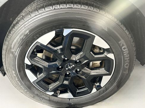 Used 2024 Kia Sorento S image 11