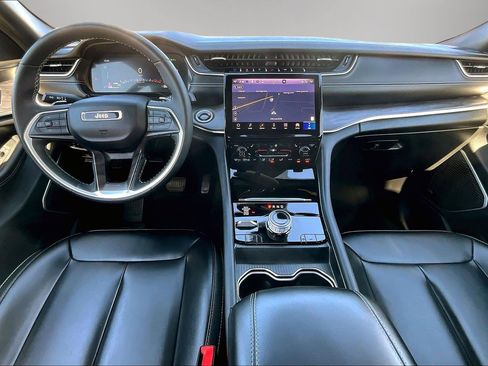 Used 2024 Jeep Grand Cherokee Limited 4xe image 7