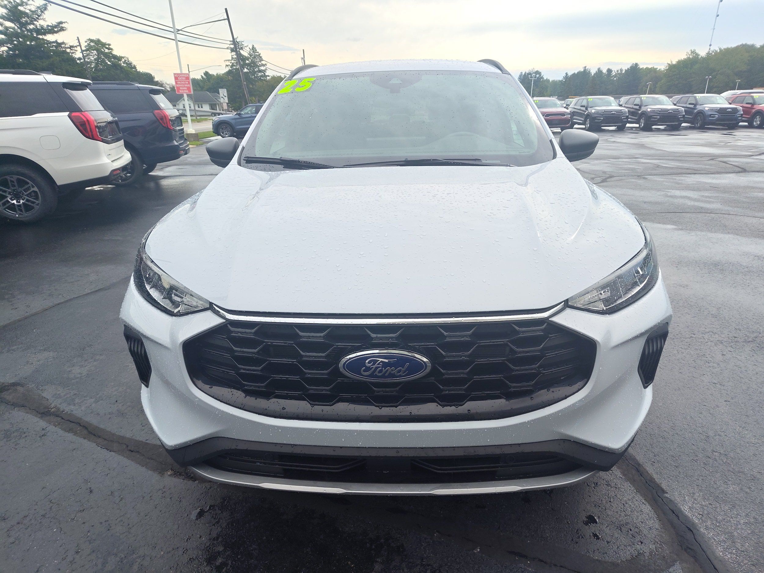 Used 2025 Ford Escape ST-Line w/ Tech Pack #1 AWD/4WD image 5