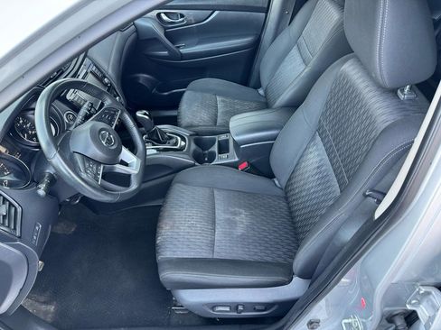 Used 2019 Nissan Rogue SV image 8