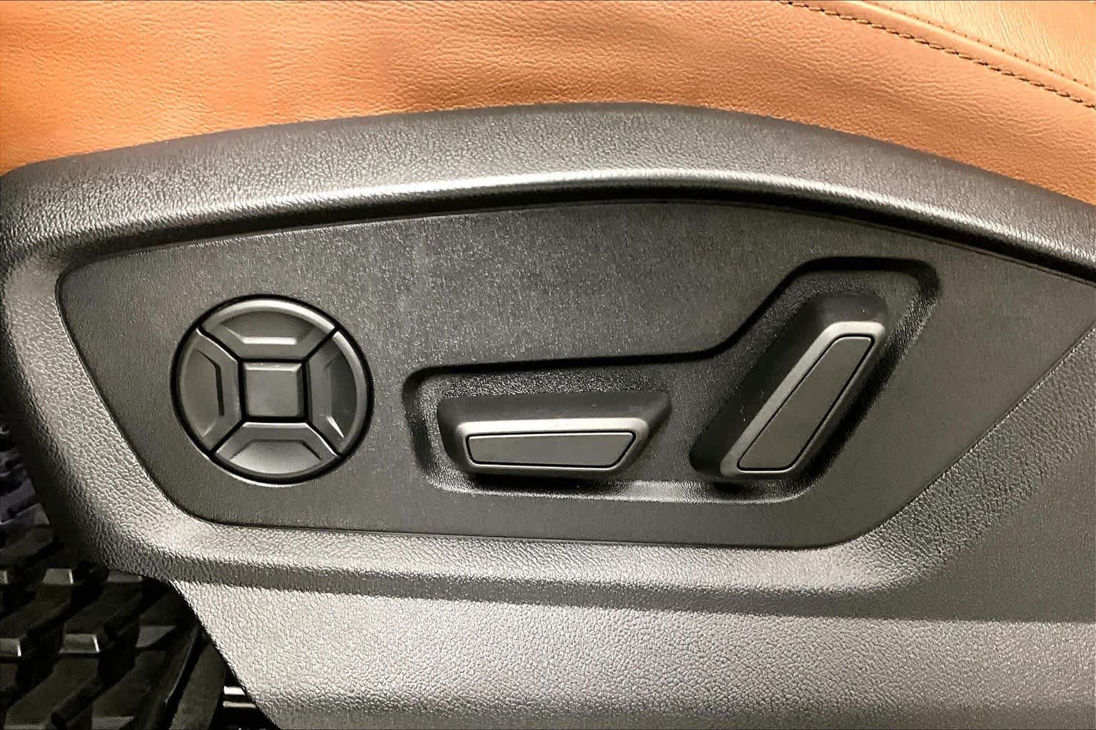 Used 2023 Audi Q8 Premium Plus AWD/4WD image 30