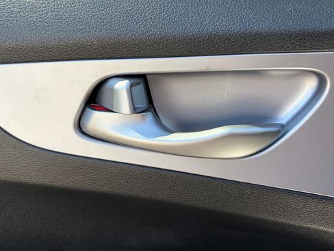 Used 2023 Kia Forte LXS w/ LXS Technology Package image 7