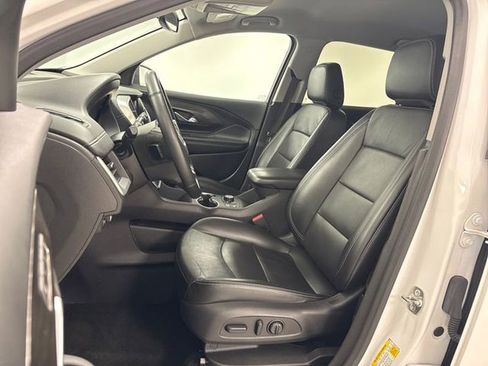 Used 2024 GMC Terrain SLT image 9