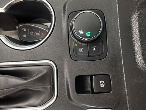 Certified 2023 Chevrolet Traverse LT image 26