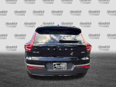 Certified 2025 Volvo XC40 B5 Plus AWD/4WD image 9