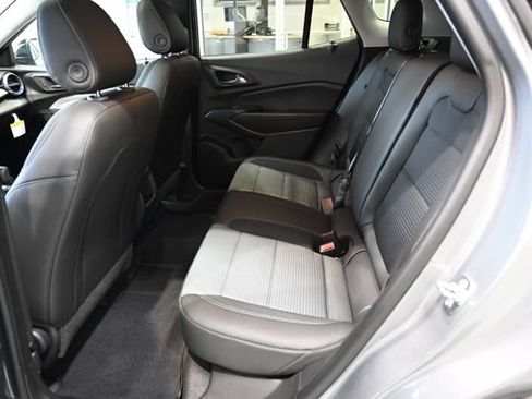 New 2026 Chevrolet Trax LT w/ Sunroof Package FWD image 11