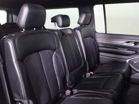 Used 2024 Jeep Wagoneer L Series III w/ Flexible Seating Group AWD/4WD image 35