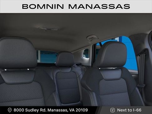 New 2025 Chevrolet Trax LT image 24