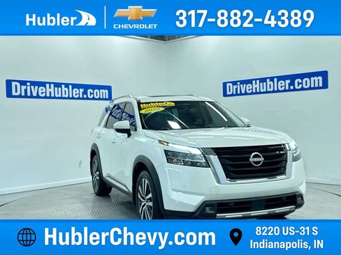 Used 2022 Nissan Pathfinder Platinum w/ Cargo Package AWD/4WD image 1