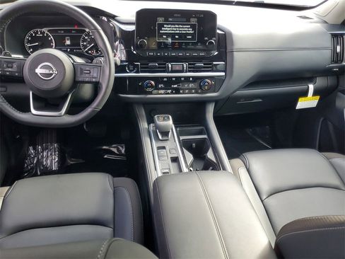 Certified 2025 Nissan Pathfinder SL w/ SL Premium Package image 14