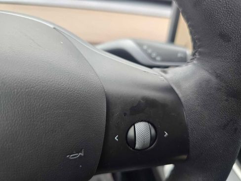 Used 2023 Tesla Model 3 Standard Range image 32