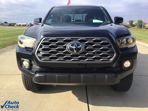 Used 2022 Toyota Tacoma TRD Off-Road image 9
