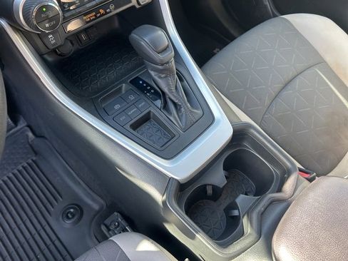 Used 2020 Toyota RAV4 XLE image 24
