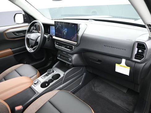 New 2026 Ford Bronco Sport Outer Banks w/ Outer Banks Tech Package+ AWD/4WD image 32
