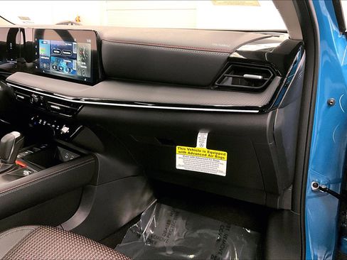 New 2025 Nissan Kicks SR w/ SR Premium Package image 99