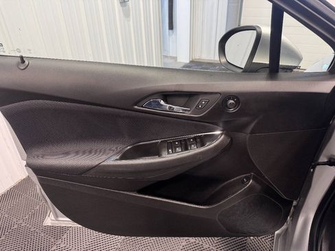 Used 2018 Chevrolet Cruze LT FWD image 7
