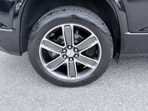 Used 2019 GMC Acadia Denali w/ Technology Package FWD image 38