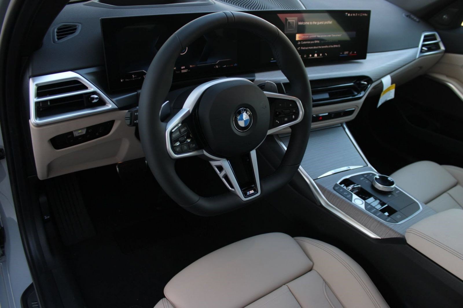 Used 2026 BMW 330i Sedan w/ M Sport Package RWD image 4
