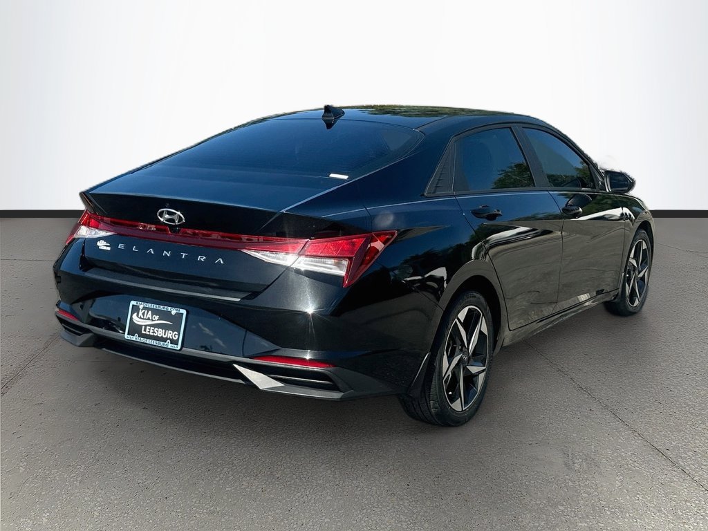 Used 2023 Hyundai Elantra SEL w/ Convenience Package FWD image 7