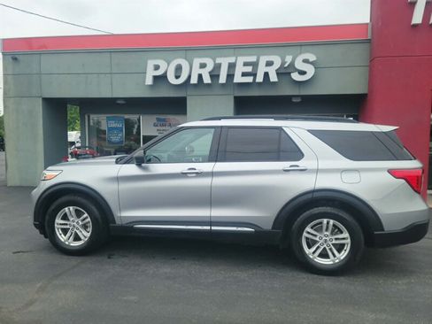 Used 2020 Ford Explorer XLT w/ Equipment Group 202A RWD image 7