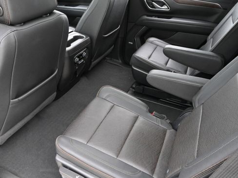 Used 2023 Chevrolet Tahoe High Country RWD image 13