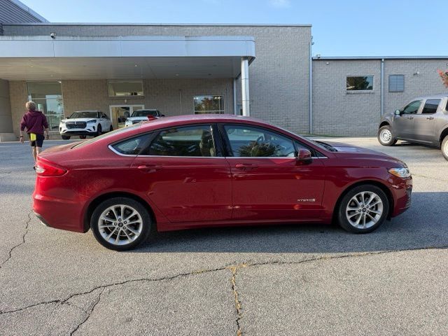 Used 2019 Ford Fusion SE FWD image 6